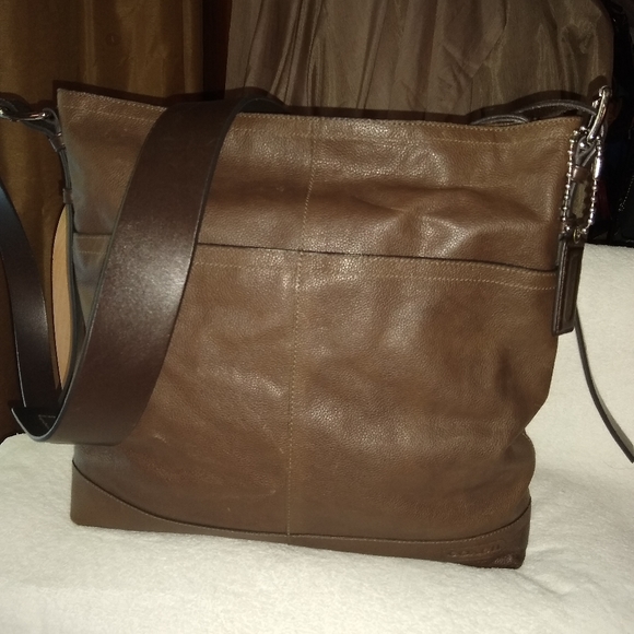 Coach Thompson unisex leather crossbody.70308 - Picture 1 of 12
